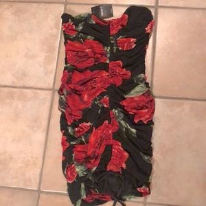 💘Forever 21 ruched strapless floral Dress💘